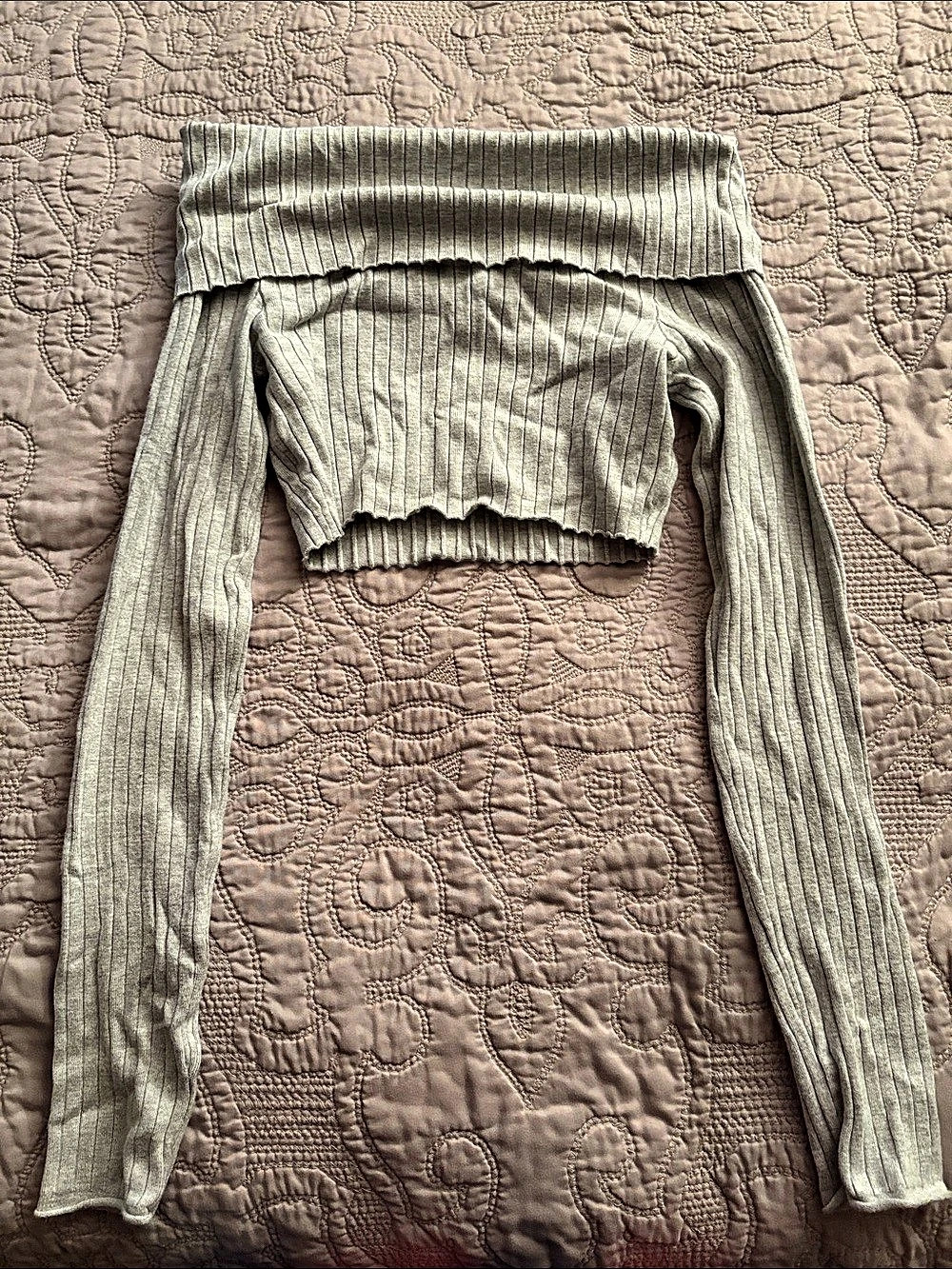 Garage Ribbed Long Sleeve Crop Top in Gray Size small
